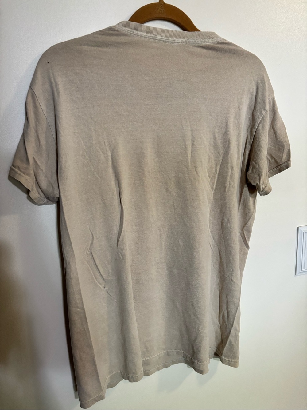 Elvis Presley Graceland Distressed Graphic Tee in Faded Beige - Picture 2 of 3